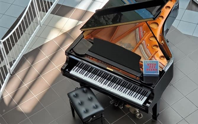 Music City mall piano